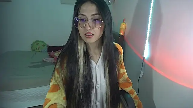 Snapshot of Frida_nymph chatting on June 28, 9:37 am Frida nymph online show from June 28, 9:37 am