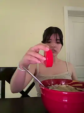 Snapshot of ashleyvp98 chatting on May 29, 9:46 pm ashleyvp98 online show from May 29, 9:46 pm