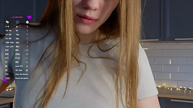 Snapshot of DivaCrystal_ chatting on June 5, 12:22 pm DivaCrystal online show from June 5, 12:22 pm