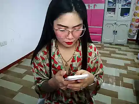 Snapshot of Sexynica chatting on June 5, 2:45 pm Sexynica online show from June 5, 2:45 pm