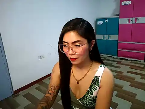 Snapshot of Sexynica chatting on June 19, 2:21 pm Sexynica online show from June 19, 2:21 pm
