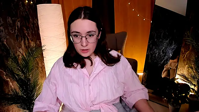 Snapshot of polly_pop_ chatting on July 18, 9:57 am polly pop online show from July 18, 9:57 am