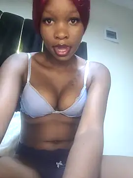 Snapshot of naughty_silvy chatting on June 1, 6:31 pm naughty silvy online show from June 1, 6:31 pm