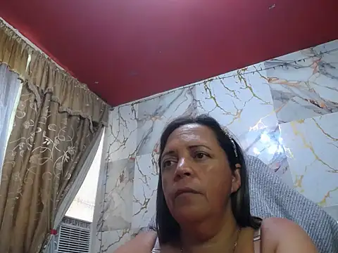 Snapshot of alina_maturee chatting on May 20, 12:22 pm alina maturee online show from May 20, 12:22 pm