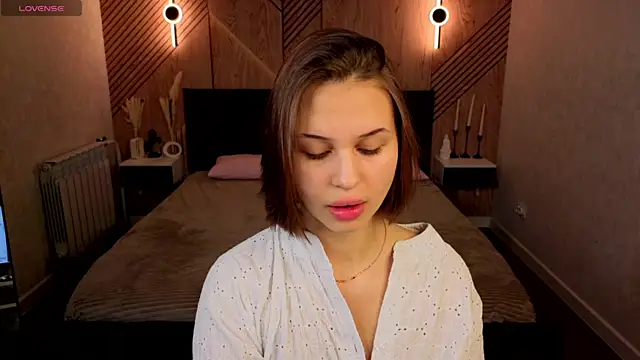 Annie Kitss online show from June 2, 1:07 am