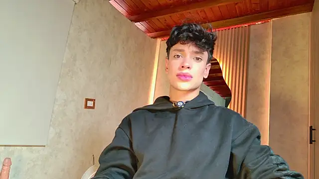 Snapshot of Ander_asford77 chatting on June 25, 12:53 pm Ander asford77 online show from June 25, 12:53 pm