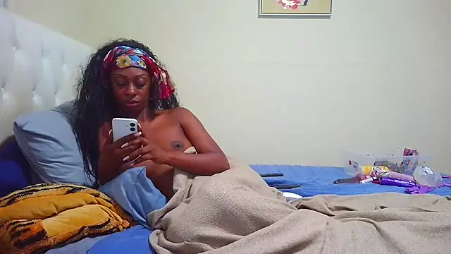 Prettylondond online show from July 17, 12:34 pm