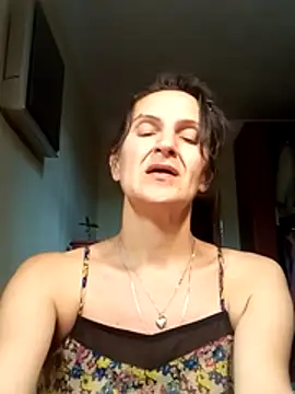Snapshot of Alene_Lorrie chatting on July 8, 12:31 pm Alene Lorrie online show from July 8, 12:31 pm