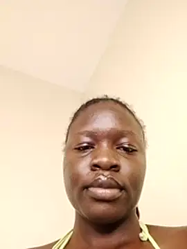 Snapshot of fine_apple22 chatting on May 22, 11:05 am fine apple22 online show from May 22, 11:05 am