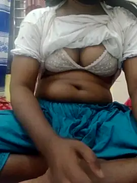 Snapshot of Sexy-Tomaa chatting on May 21, 4:58 pm Sexy-Tomaa online show from May 21, 4:58 pm