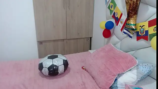 Snapshot of Valeria_Santos_ chatting on June 18, 1:48 pm Valeria Santos online show from June 18, 1:48 pm