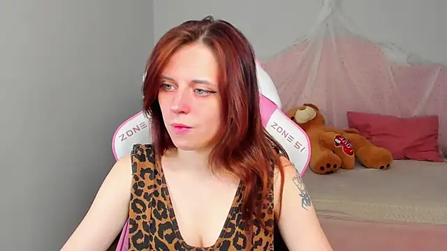 Snapshot of FreyaVeys chatting on June 28, 5:13 am FreyaVeys online show from June 28, 5:13 am