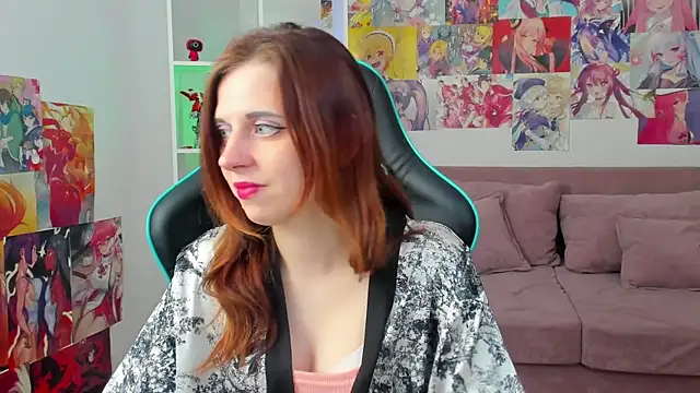 Snapshot of FreyaVeys chatting on July 6, 5:04 am FreyaVeys online show from July 6, 5:04 am