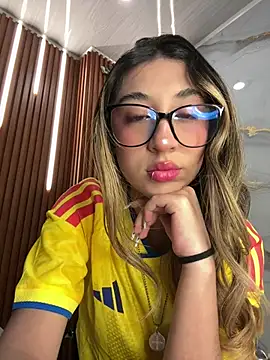 Snapshot of isa_sweet1_ chatting on June 17, 11:23 am isa sweet1 online show from June 17, 11:23 am