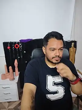Snapshot of -AlejandroT- chatting on May 20, 8:26 pm -AlejandroT- online show from May 20, 8:26 pm