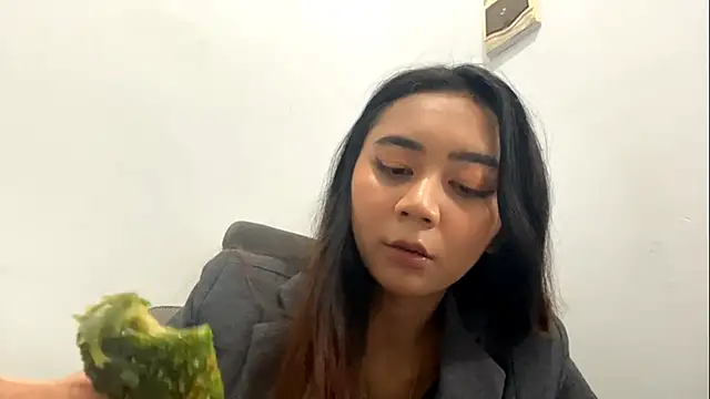 KristieOrtmann online show from May 23, 8:40 am