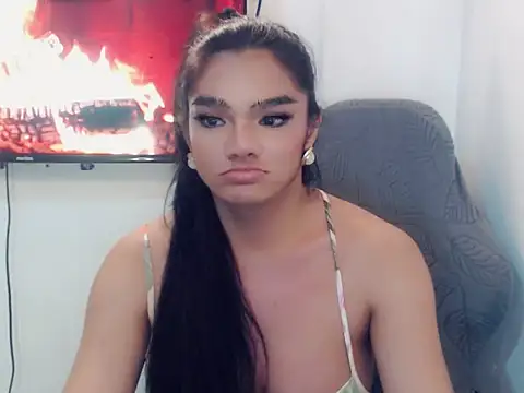 Snapshot of HollyFoxy69 chatting on May 21, 12:45 pm HollyFoxy69 online show from May 21, 12:45 pm