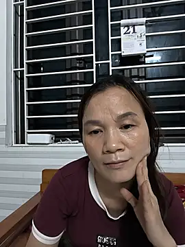 Snapshot of Lye_lovely chatting on May 21, 3:41 pm Lye lovely online show from May 21, 3:41 pm