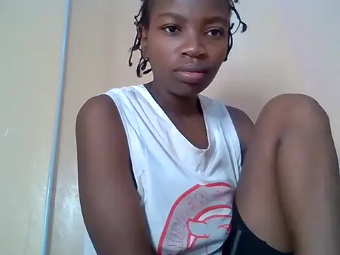 Snapshot of aliana082169 chatting on July 13, 5:43 am aliana082169 online show from July 13, 5:43 am