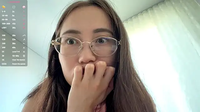 VickieTrudo online show from July 13, 11:24 am