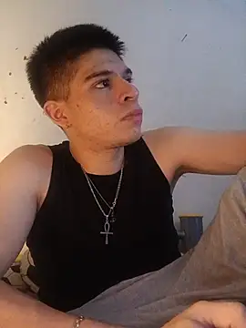 Snapshot of Oliver_LA chatting on July 20, 10:39 am Oliver LA online show from July 20, 10:39 am