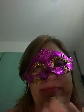 Snapshot of lulupiecitosamor chatting on May 21, 10:28 pm lulupiecitosamor online show from May 21, 10:28 pm