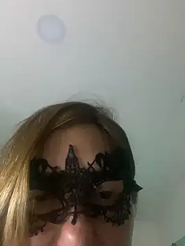 Snapshot of lulupiecitosamor chatting on June 8, 11:43 am lulupiecitosamor online show from June 8, 11:43 am