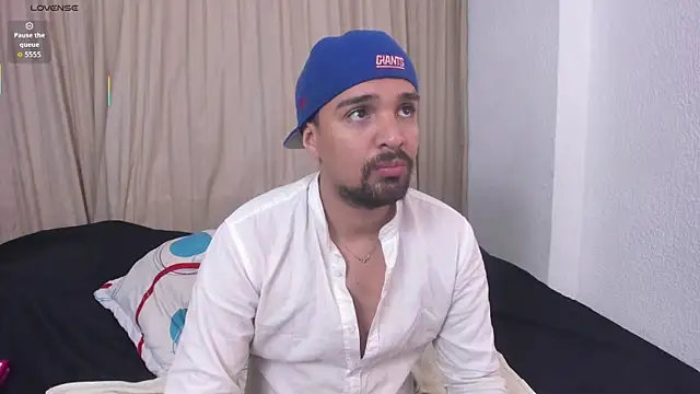 Snapshot of max_ed chatting on June 13, 7:39 am max ed online show from June 13, 7:39 am