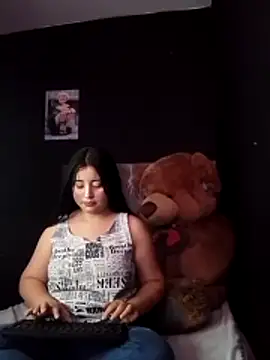 Snapshot of Andreynayoana_18 chatting on May 21, 7:43 pm Andreynayoana 18 online show from May 21, 7:43 pm