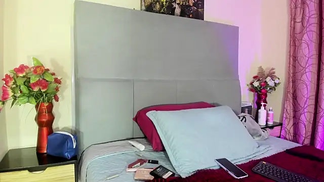 Snapshot of barbie_devon chatting on June 22, 8:17 pm barbie devon online show from June 22, 8:17 pm