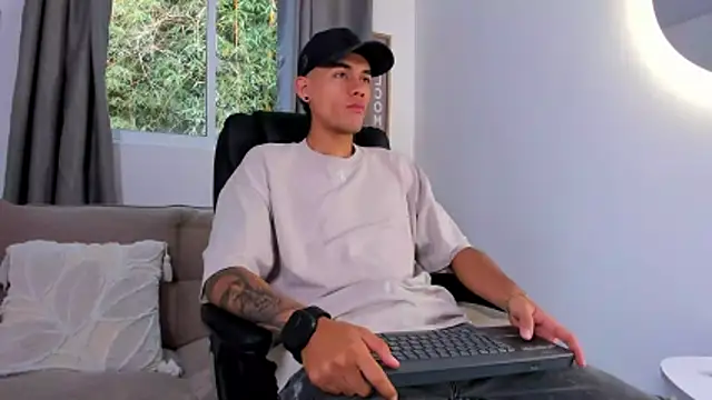 NickCopeer  online show from June 15, 12:29 pm