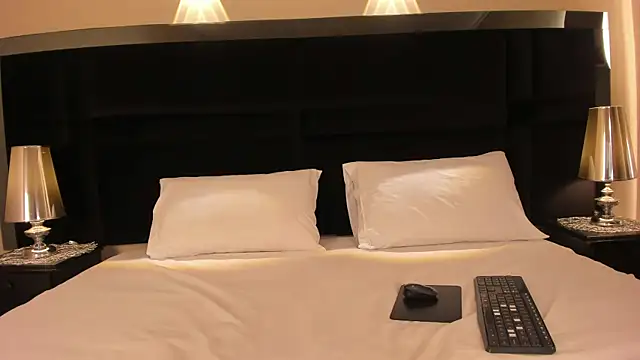 GreyCeleste online show from July 8, 4:17 am