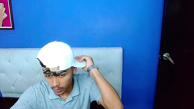 Snapshot of Angel_foxc13 chatting on June 8, 3:18 am Angel foxc13 online show from June 8, 3:18 am