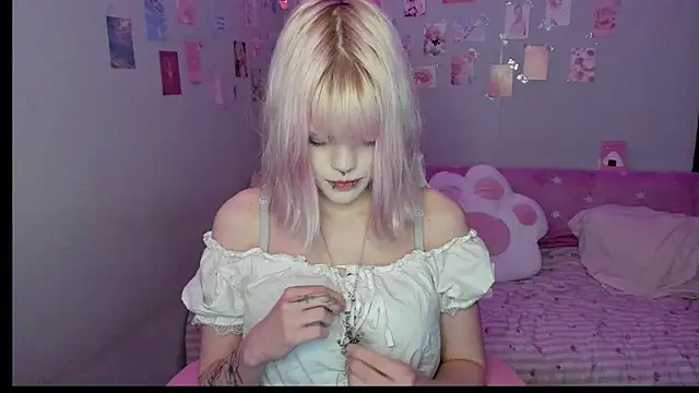 Snapshot of VelvetAlice chatting on July 11, 8:55 pm VelvetAlice online show from July 11, 8:55 pm
