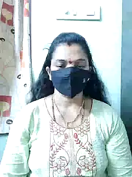 Snapshot of Leela_555 chatting on May 22, 12:22 pm Leela 555 online show from May 22, 12:22 pm