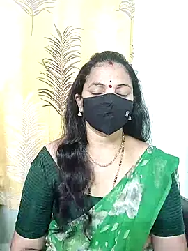 Snapshot of Leela_555 chatting on May 27, 5:48 am Leela 555 online show from May 27, 5:48 am