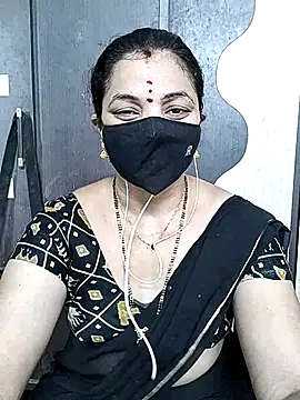 Snapshot of Leela_555 chatting on June 4, 5:02 am Leela 555 online show from June 4, 5:02 am