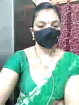 Snapshot of Leela_555 chatting on June 19, 12:04 am Leela 555 online show from June 19, 12:04 am