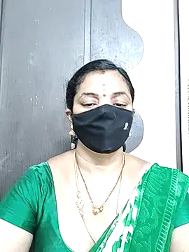 Snapshot of Leela_555 chatting on June 25, 5:23 am Leela 555 online show from June 25, 5:23 am