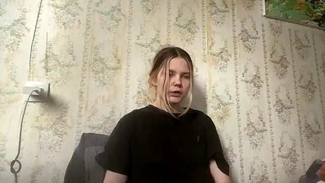 Snapshot of SusanaLeichty chatting on July 7, 3:49 pm SusanaLeichty online show from July 7, 3:49 pm