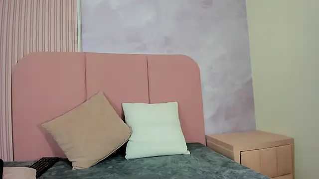 Snapshot of Rosa_Aura chatting on June 17, 1:52 am Rosa Aura online show from June 17, 1:52 am