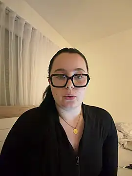 FemiNoir online show from June 5, 10:37 pm