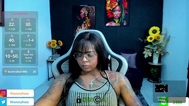 Snapshot of Nefertiti chatting on July 3, 6:31 am Nefertiti online show from July 3, 6:31 am