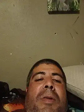 Snapshot of mikey1988figuero chatting on July 5, 10:22 am mikey1988figuero online show from July 5, 10:22 am