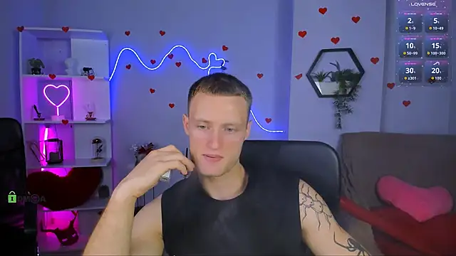 Snapshot of mike_crist chatting on June 22, 11:24 pm mike crist online show from June 22, 11:24 pm