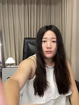 Snapshot of Luckysisi-s chatting on June 20, 2:25 am Luckysisi-s online show from June 20, 2:25 am