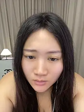 Snapshot of Luckysisi-s chatting on June 20, 2:31 pm Luckysisi-s online show from June 20, 2:31 pm