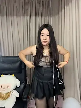 Snapshot of Luckysisi-s chatting on June 23, 2:53 am Luckysisi-s online show from June 23, 2:53 am