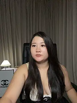 Snapshot of Luckysisi-s chatting on July 4, 12:33 pm Luckysisi-s online show from July 4, 12:33 pm