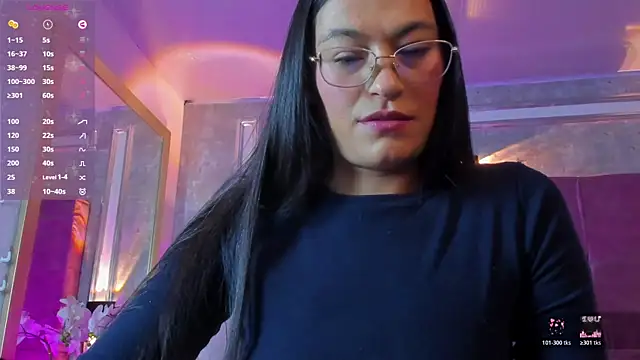 Snapshot of Stushaa chatting on June 24, 4:06 pm Stushaa online show from June 24, 4:06 pm